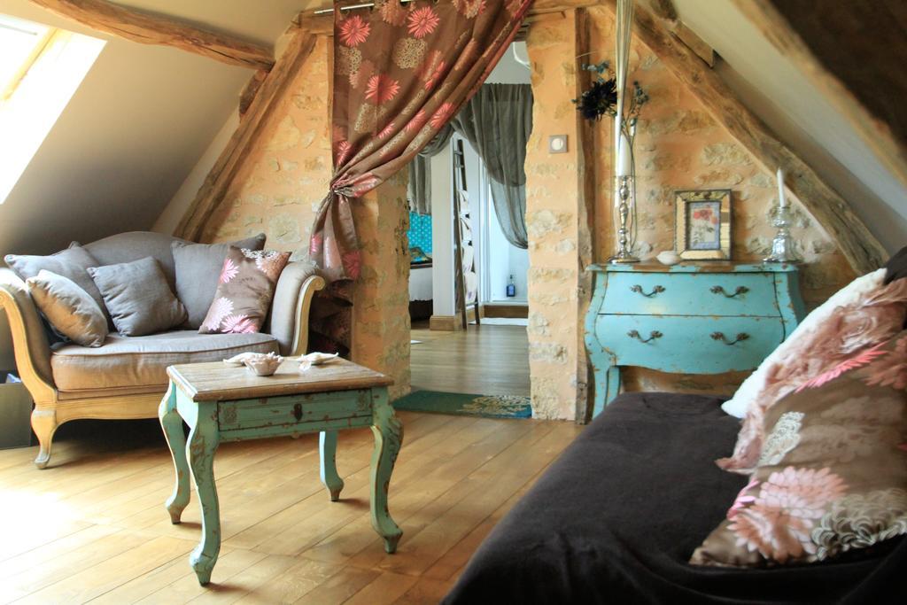 Maison d'Hôtes La Maison de Léopold Terrasson Extérieur photo