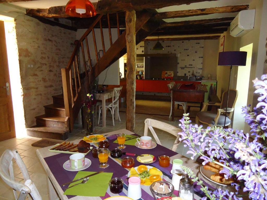 Maison d'Hôtes La Maison de Léopold Terrasson Extérieur photo